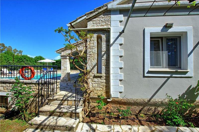 3 bedroom villa with pool in Kassiopi, Corfu, sleeps 6