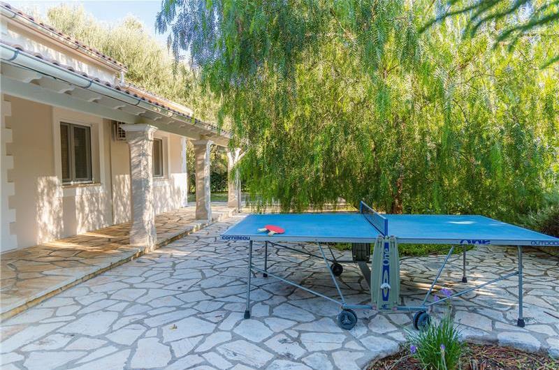 3 bedroom villa with pool in Kassiopi, Corfu, sleeps 6