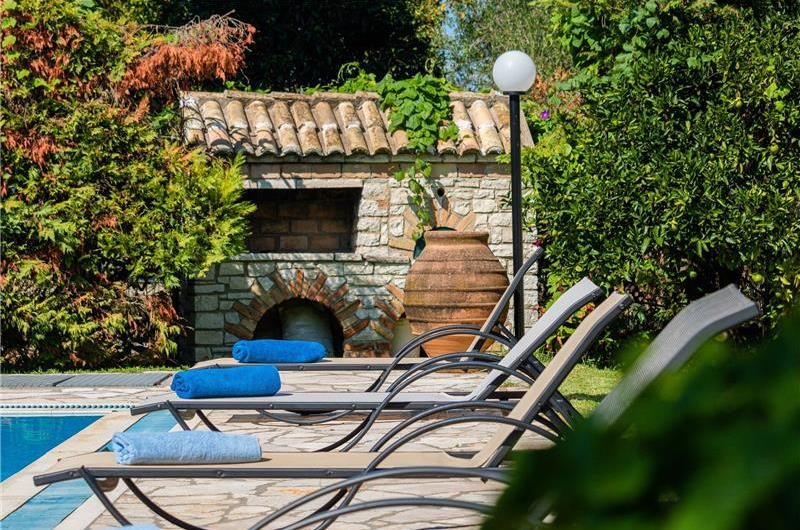 3 bedroom villa with pool in Kassiopi, Corfu, sleeps 6