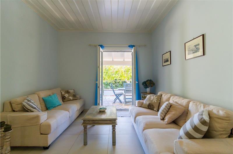 3 bedroom villa with pool in Kassiopi, Corfu, sleeps 6