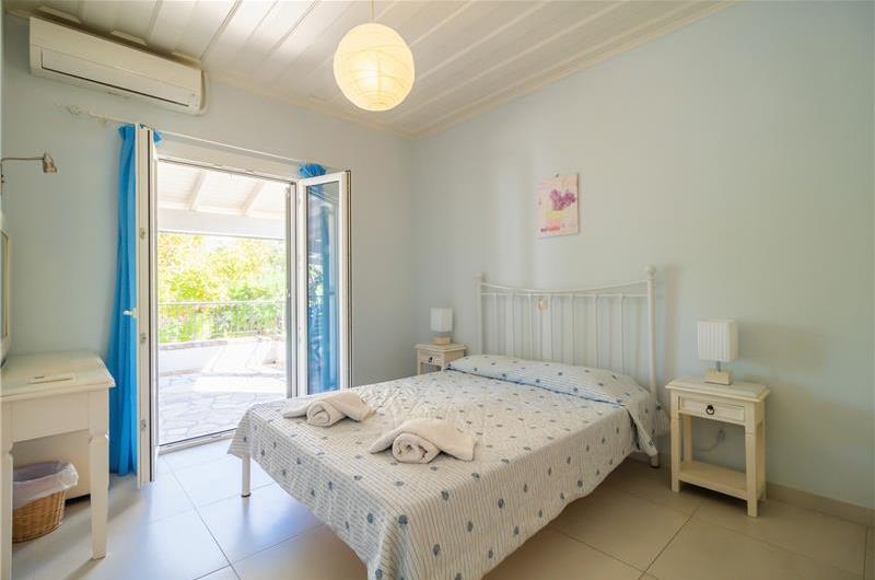 3 bedroom villa with pool in Kassiopi, Corfu, sleeps 6