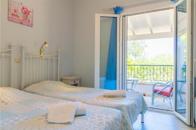 3 bedroom villa with pool in Kassiopi, Corfu, sleeps 6