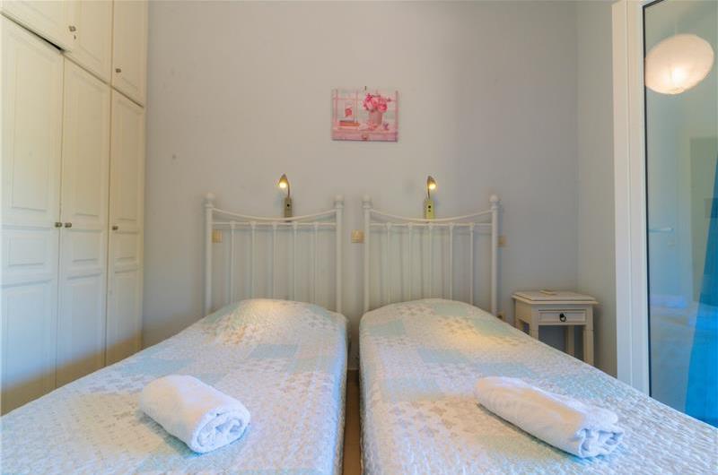 3 bedroom villa with pool in Kassiopi, Corfu, sleeps 6