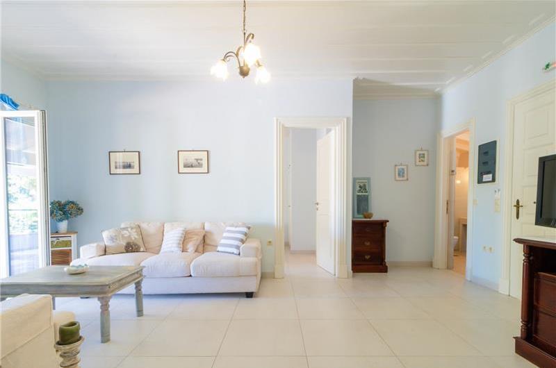 3 bedroom villa with pool in Kassiopi, Corfu, sleeps 6