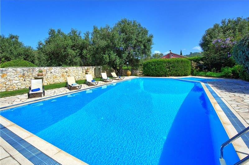 3 bedroom villa with pool in Kassiopi, Corfu, sleeps 6