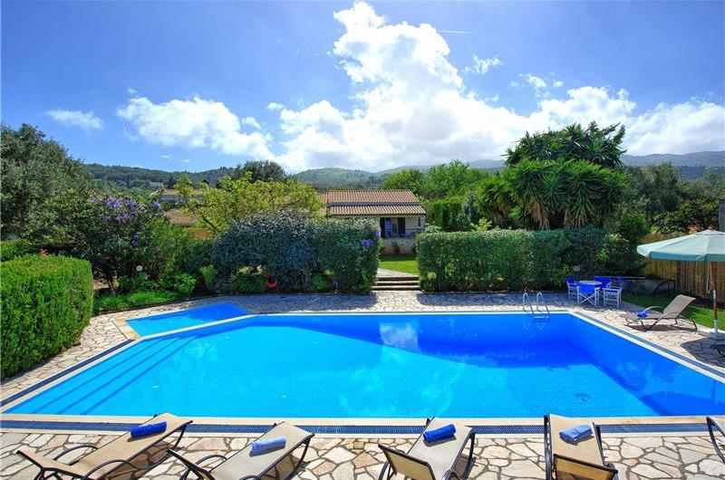 3 bedroom villa with pool in Kassiopi, Corfu, sleeps 6