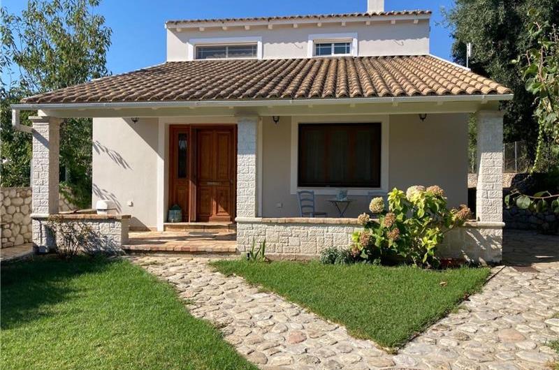 3 bedroom villa with pool in Kassiopi, Corfu, sleeps 7