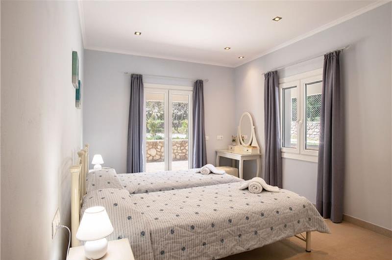 3 bedroom villa with pool in Kassiopi, Corfu, sleeps 7