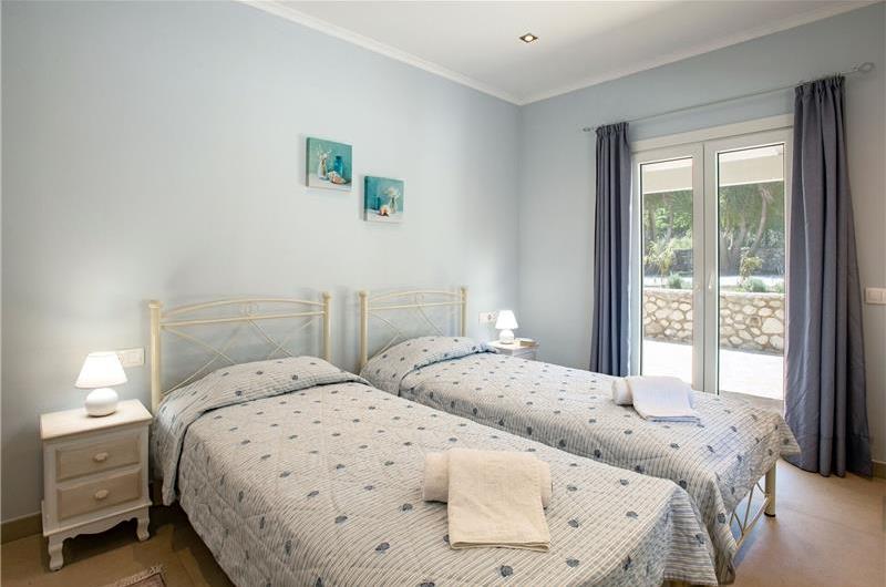 3 bedroom villa with pool in Kassiopi, Corfu, sleeps 7