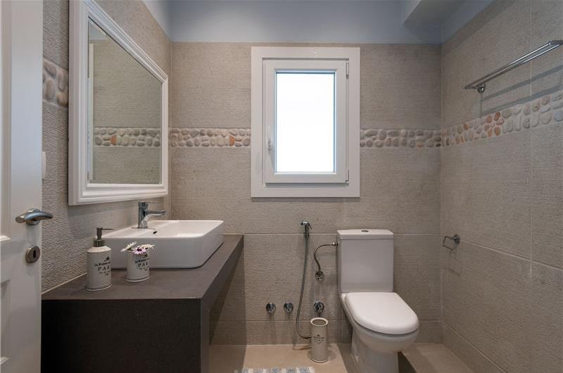 3 bedroom villa with pool in Kassiopi, Corfu, sleeps 7