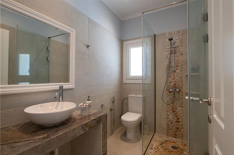 3 bedroom villa with pool in Kassiopi, Corfu, sleeps 7