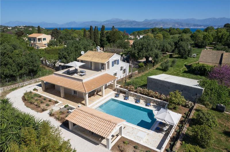 3 bedroom villa with pool in Kassiopi, Corfu, sleeps 7