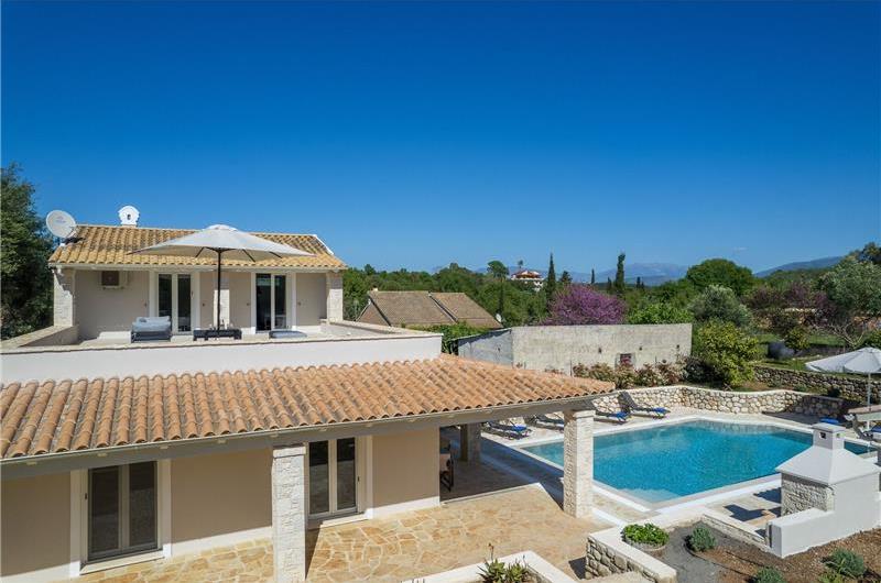 3 bedroom villa with pool in Kassiopi, Corfu, sleeps 7