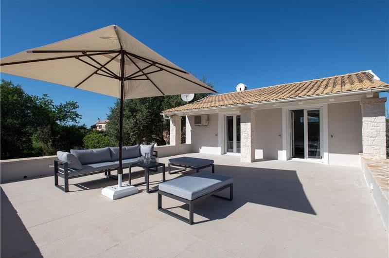 3 bedroom villa with pool in Kassiopi, Corfu, sleeps 7