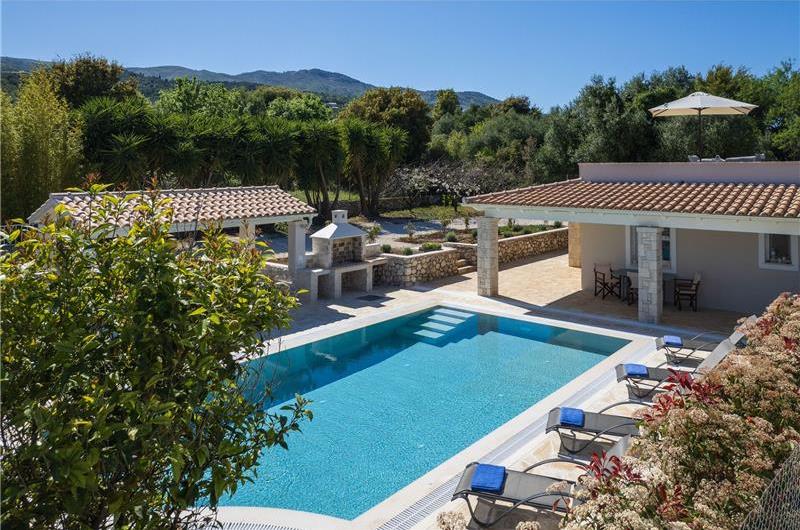 3 bedroom villa with pool in Kassiopi, Corfu, sleeps 7