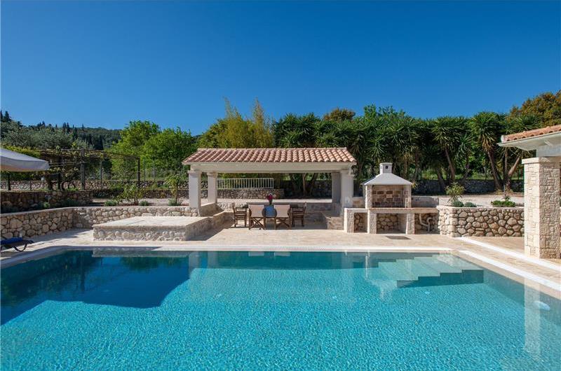 3 bedroom villa with pool in Kassiopi, Corfu, sleeps 7