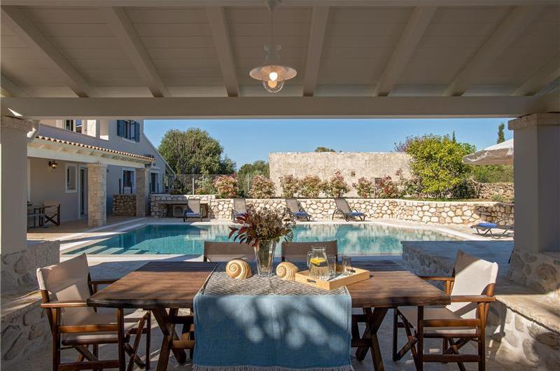 3 bedroom villa with pool in Kassiopi, Corfu, sleeps 7