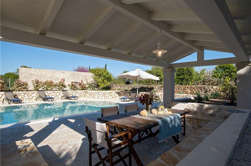 3 bedroom villa with pool in Kassiopi, Corfu, sleeps 7