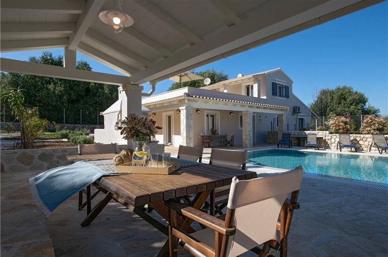 3 bedroom villa with pool in Kassiopi, Corfu, sleeps 7