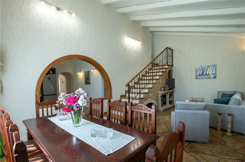 3 bedroom villa with pool in Kassiopi, Corfu, sleeps 7