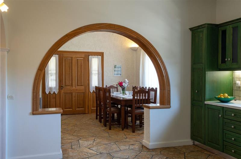 3 bedroom villa with pool in Kassiopi, Corfu, sleeps 7