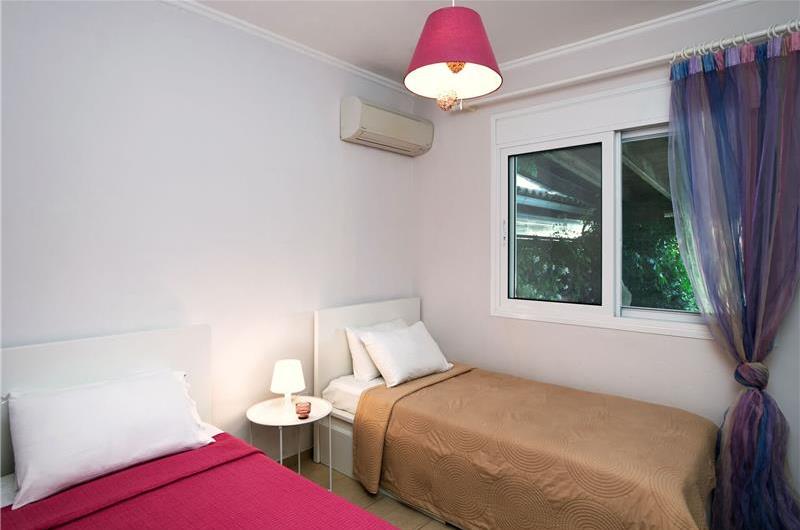 3 bedroom villa with pool and sea views in Barbati, Corfu, sleeps 8