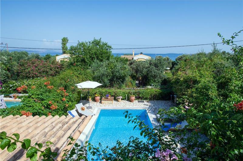3 bedroom villa with pool and sea views in Barbati, Corfu, sleeps 8