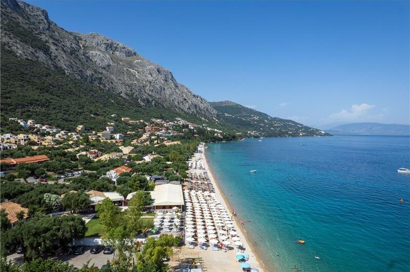 3 bedroom villa with pool and sea views in Barbati, Corfu, sleeps 8