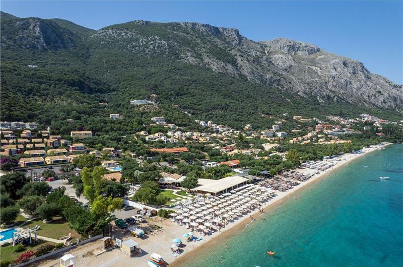 3 bedroom villa with pool and sea views in Barbati, Corfu, sleeps 8