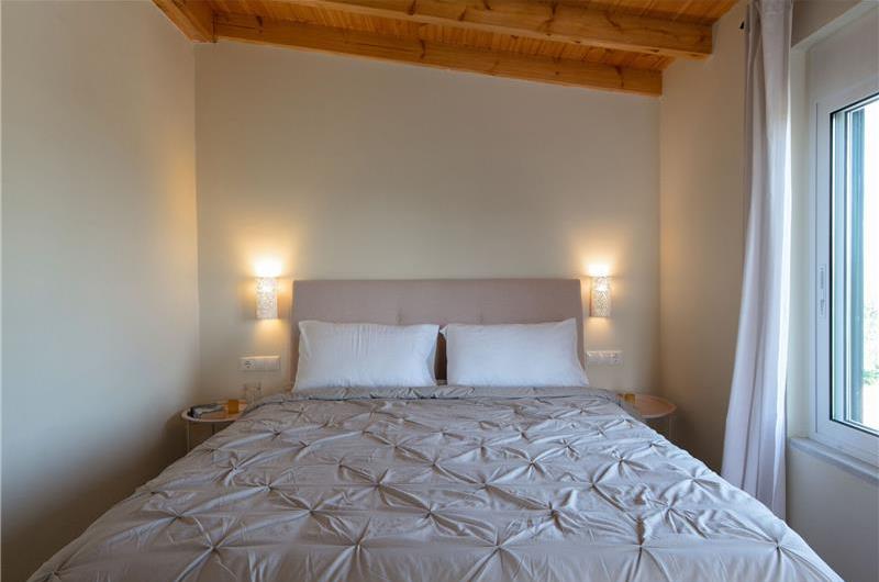 3 bedroom villa with pool and sea views in Barbati, Corfu, sleeps 8