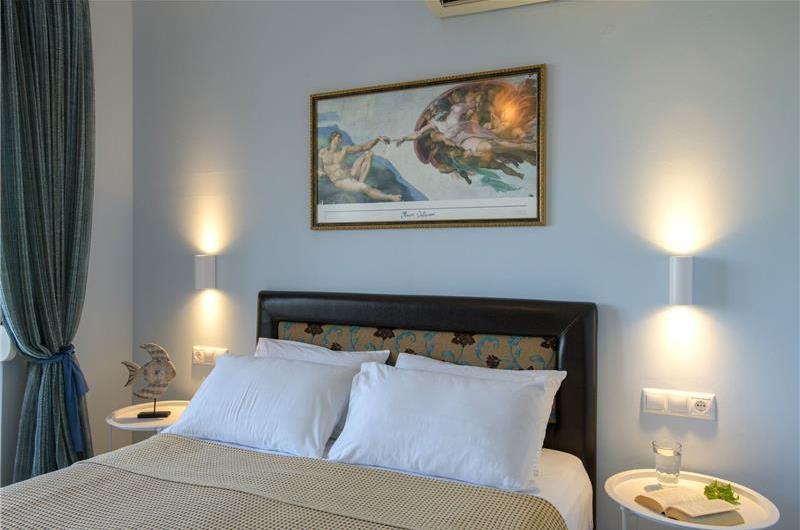 3 bedroom villa with pool and sea views in Barbati, Corfu, sleeps 8