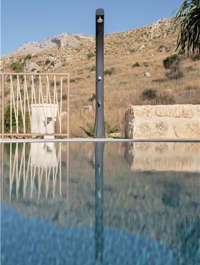 3 bedroom villa with pool near Castellamarre del Golfo, sleeps 5