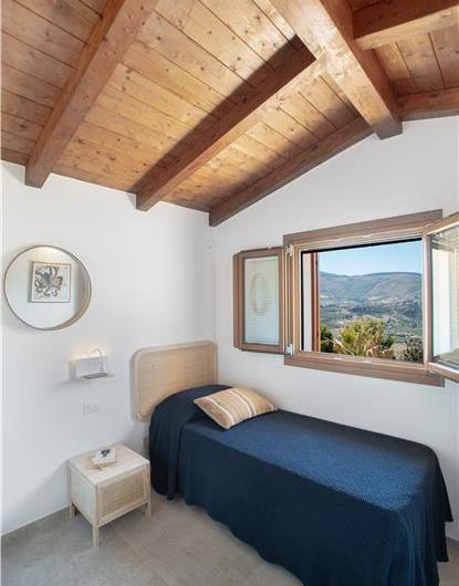 3 bedroom villa with pool near Castellamarre del Golfo, sleeps 5