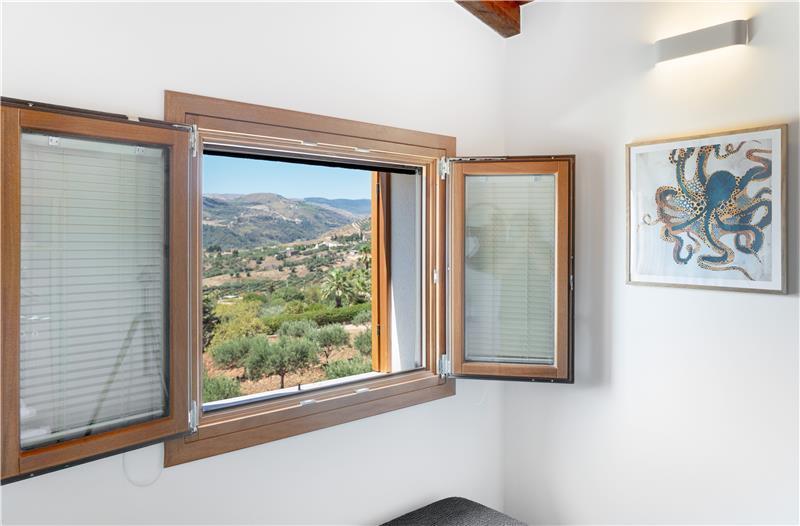 3 bedroom villa with pool near Castellamarre del Golfo, sleeps 5