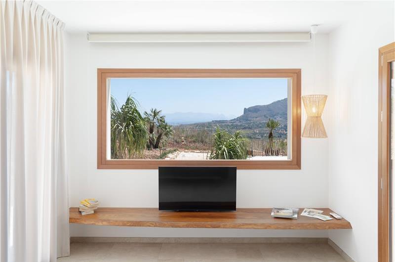 3 bedroom villa with pool near Castellamarre del Golfo, sleeps 5