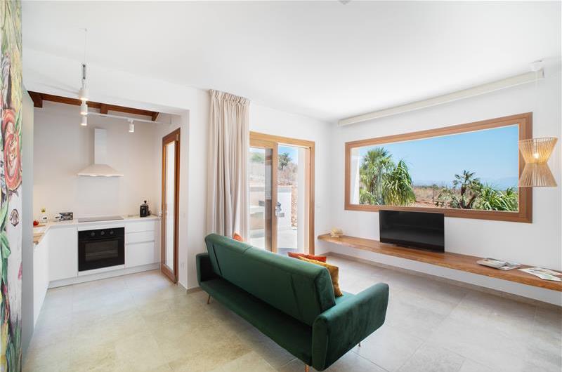 3 bedroom villa with pool near Castellamarre del Golfo, sleeps 5