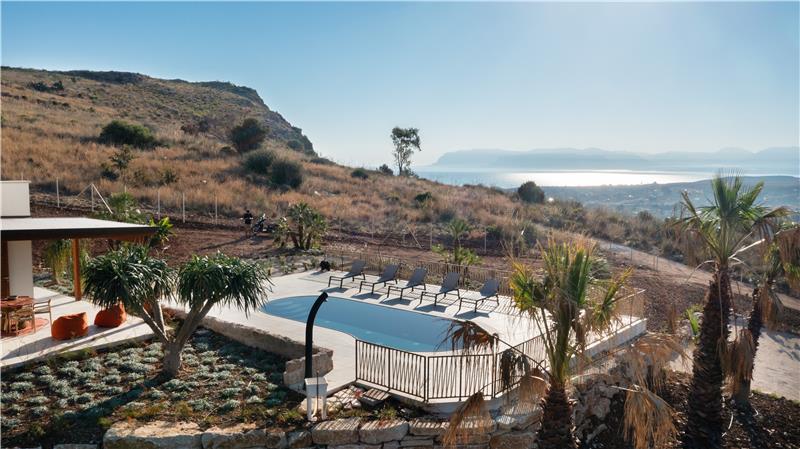 3 bedroom villa with pool near Castellamarre del Golfo, sleeps 5