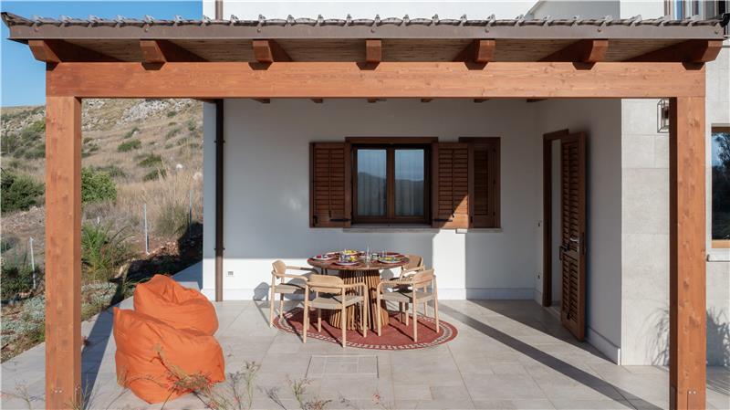 3 bedroom villa with pool near Castellamarre del Golfo, sleeps 5