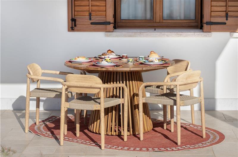 3 bedroom villa with pool near Castellamarre del Golfo, sleeps 5