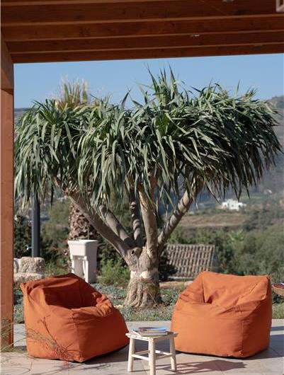 3 bedroom villa with pool near Castellamarre del Golfo, sleeps 5