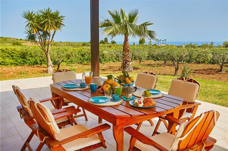 2 bedroom villa with pool and jacuzzi in Scopello, sleeps 6