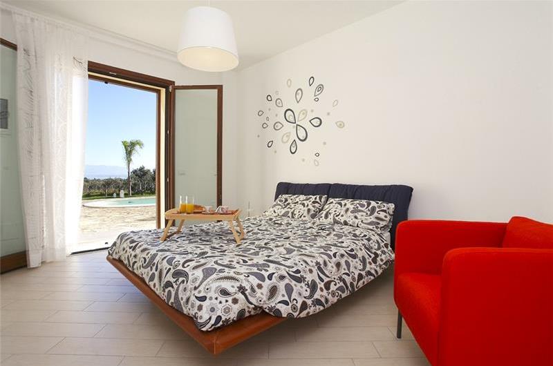 2 bedroom villa with pool and jacuzzi in Scopello, sleeps 6