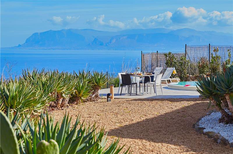 2 bedroom villa with infinity pool near Scopollo, sleeps 4