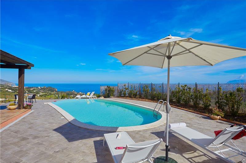2 bedroom villa with infinity pool near Scopollo, sleeps 4