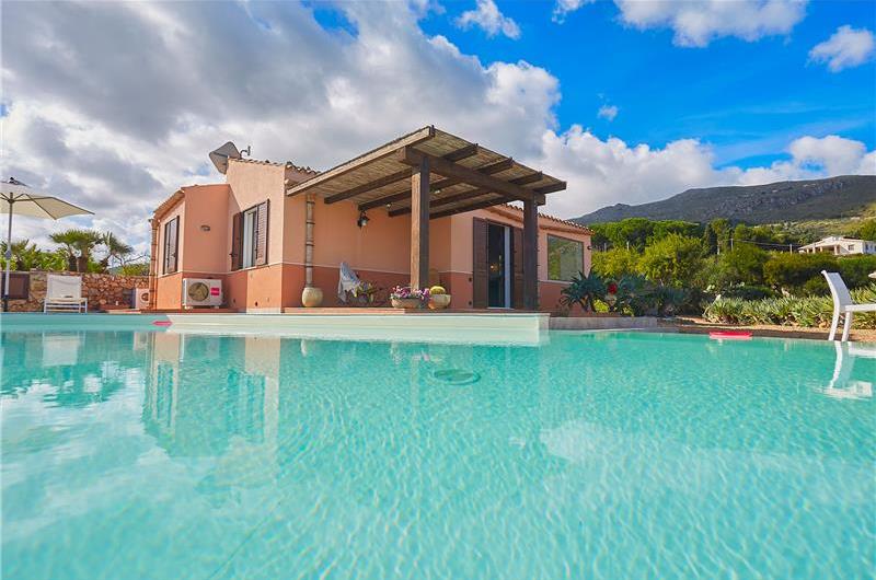 2 bedroom villa with infinity pool near Scopollo, sleeps 4