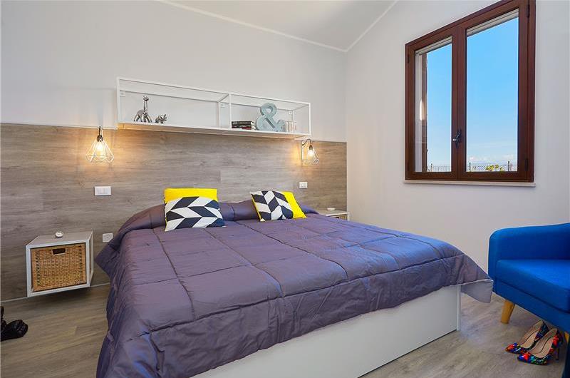2 bedroom villa with infinity pool near Scopollo, sleeps 4