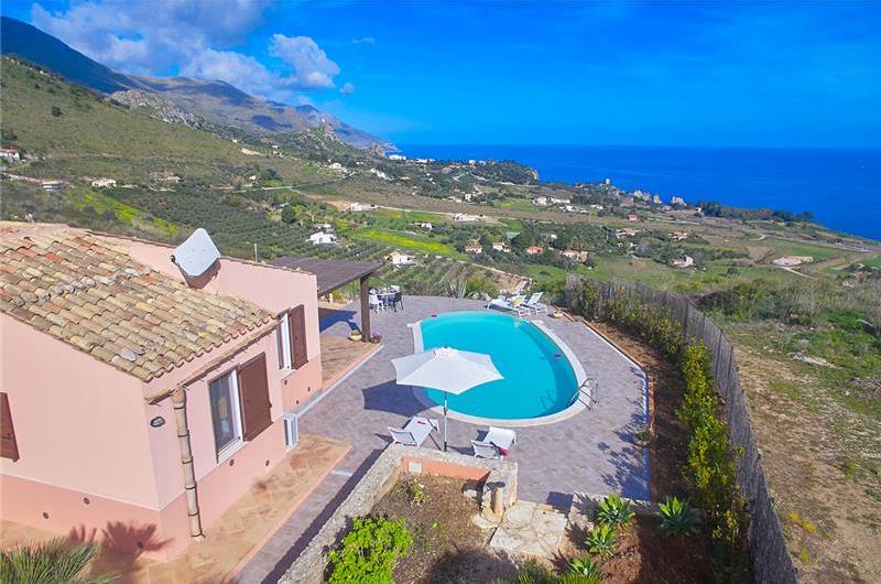 2 bedroom villa with infinity pool near Scopollo, sleeps 4