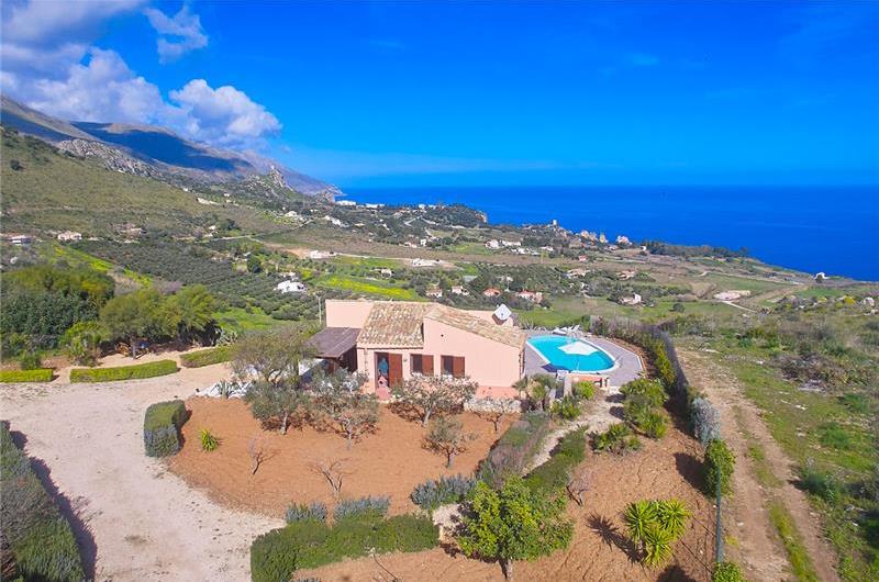 2 bedroom villa with infinity pool near Scopollo, sleeps 4