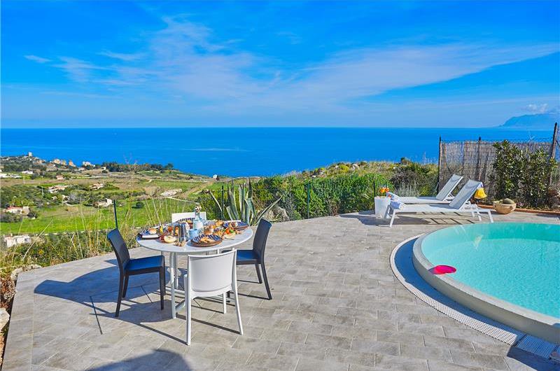 2 bedroom villa with infinity pool near Scopollo, sleeps 4