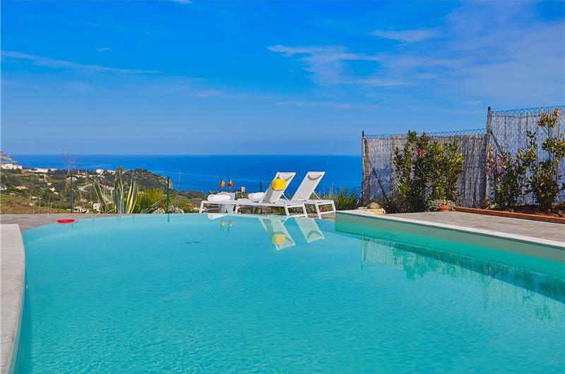 2 bedroom villa with infinity pool near Scopollo, sleeps 4